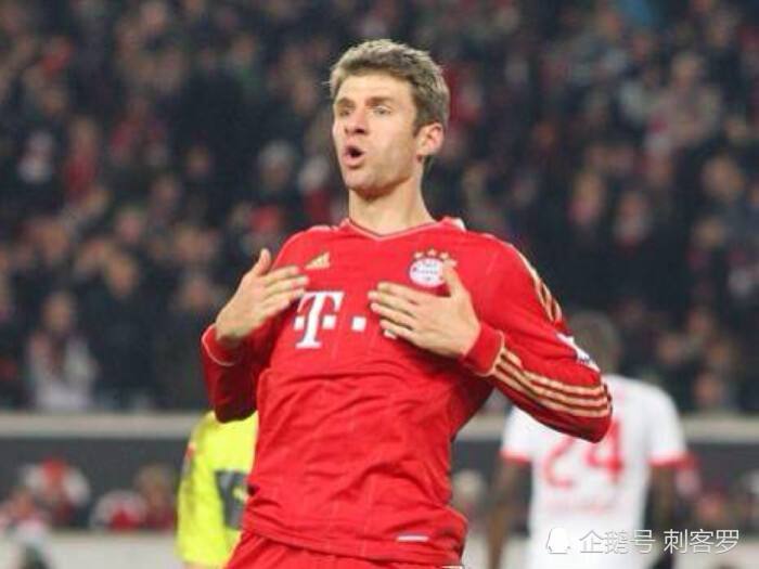  德甲赛季最佳阵容出炉，拜仁四将强势入围  