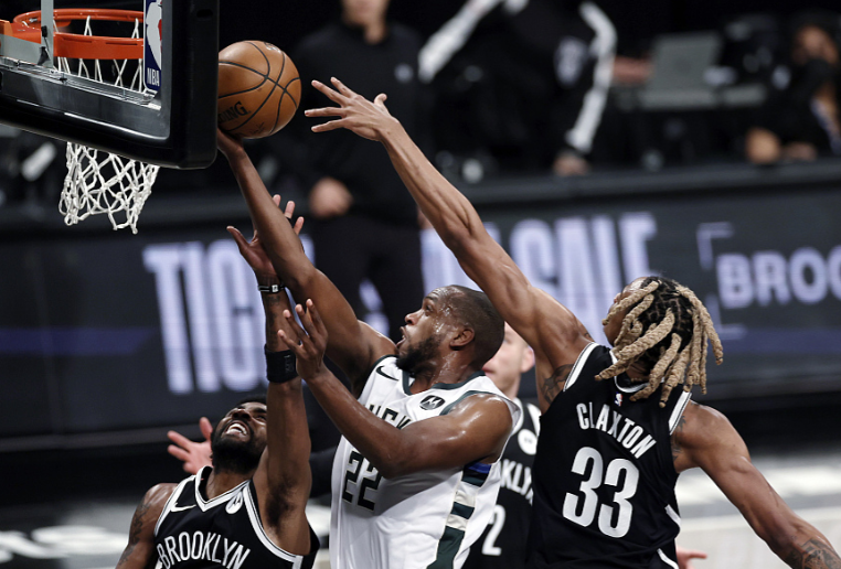  字母哥伤退 雄鹿不敌热火遭连败  